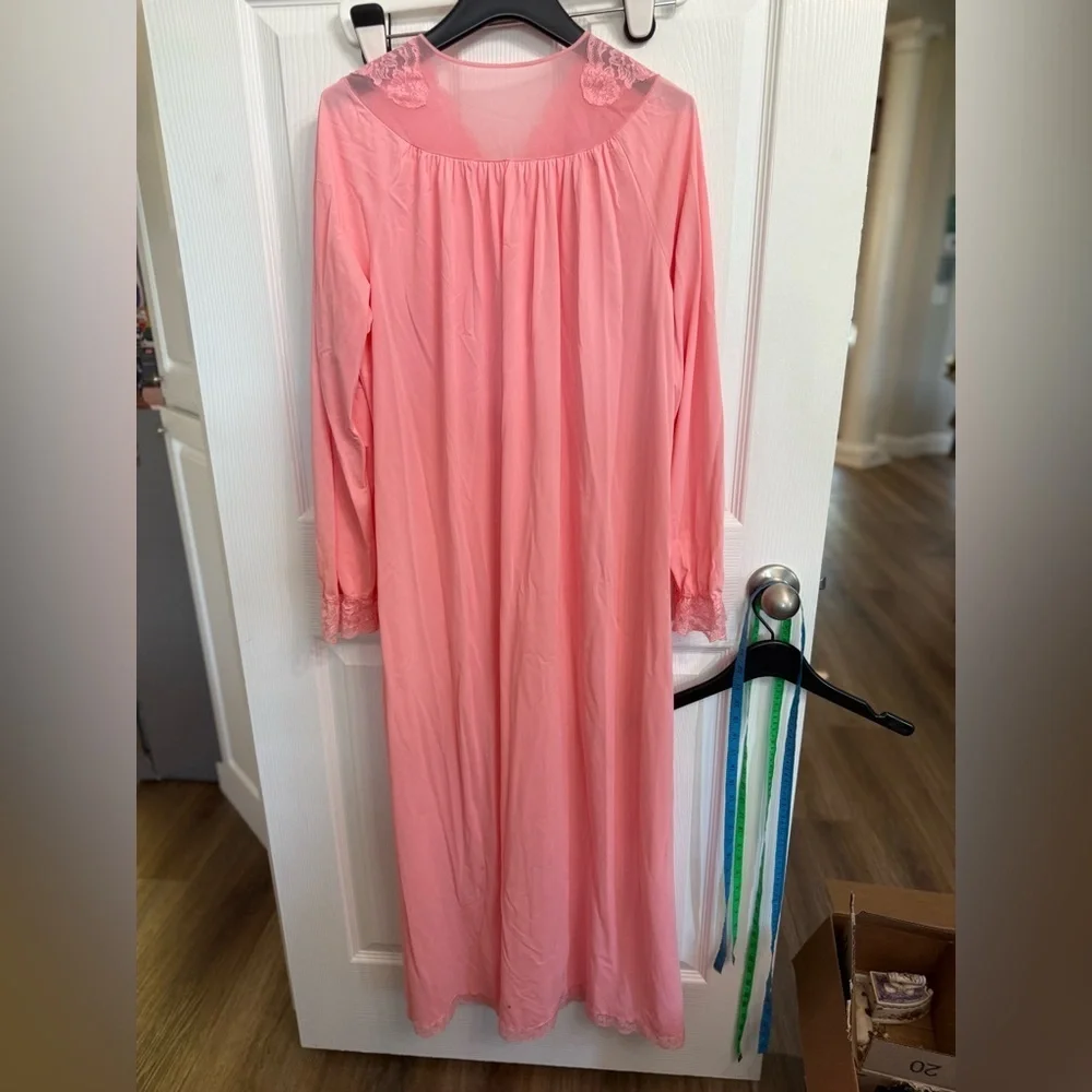 Vintage Shadowline button up dressing gown medium pink nylon embroidered lace